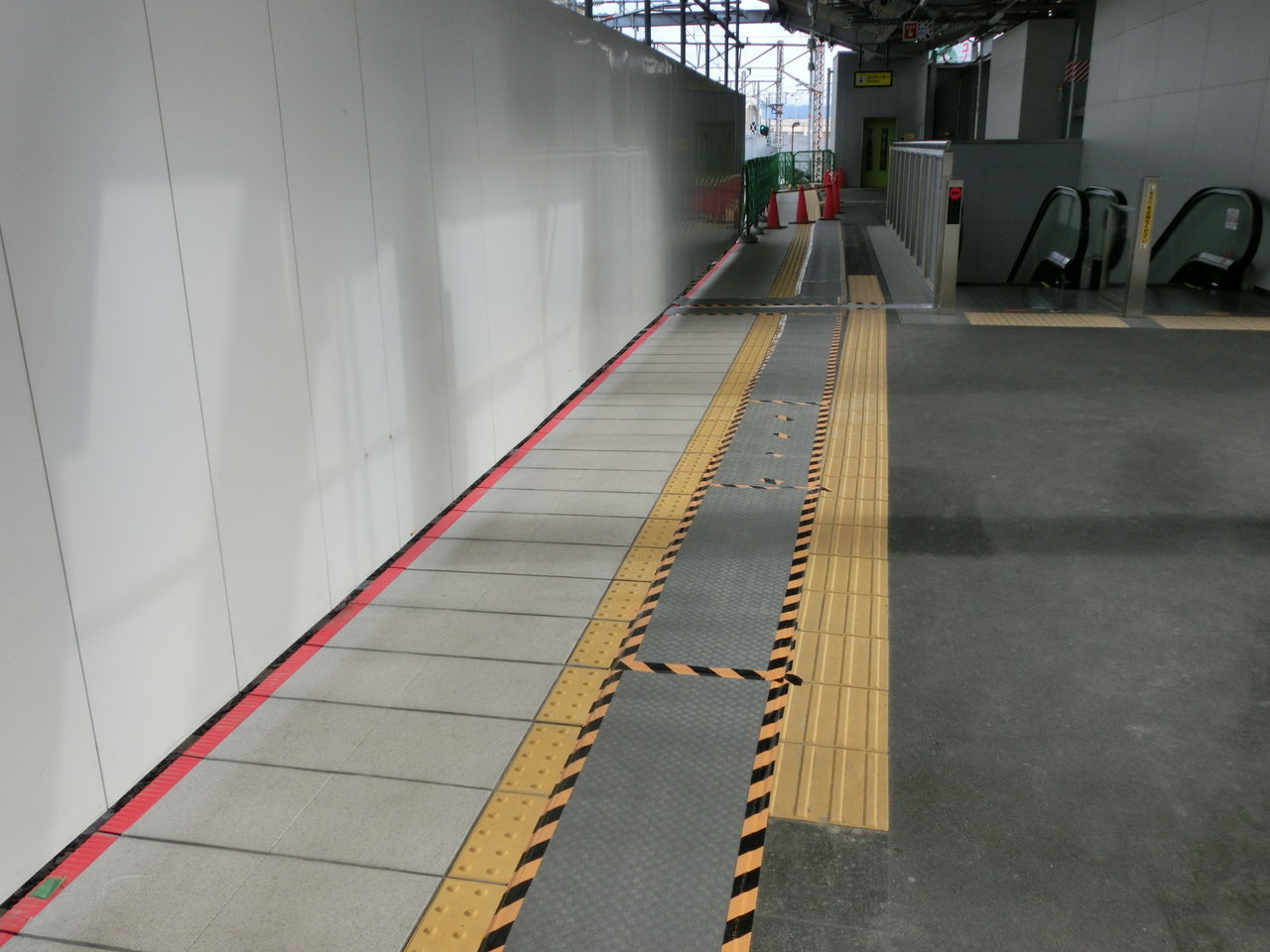 鴫野駅 1 2番のりば改装工事 18年12月8日 関西のjrへようこそ 鴫野駅 1 2番のりば改装工事 18年12月8日 関西のjrへようこそ