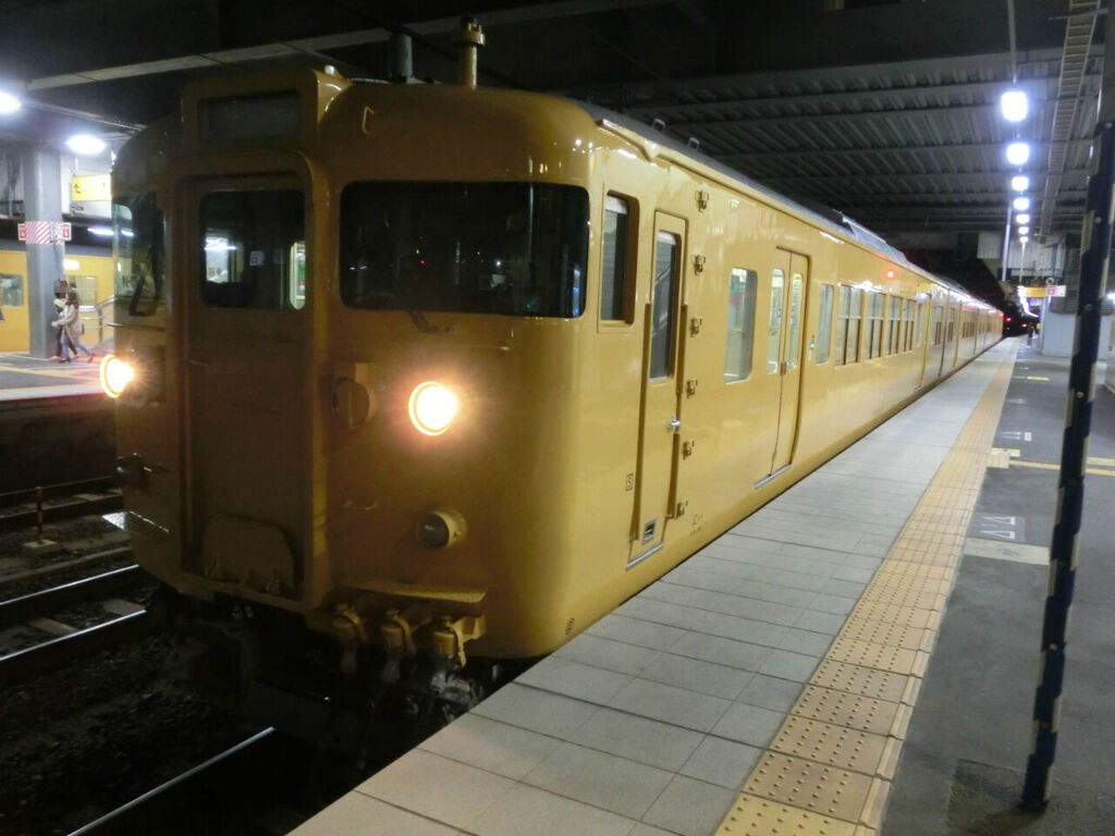 1日に2本だけ 徳山駅で 柳井行き を撮る 車両 発車標 19年3月 関西のjrへようこそ 1日に2本だけ 徳山駅で 柳井行き を撮る 車両 発車標 19年3月 関西のjrへようこそ