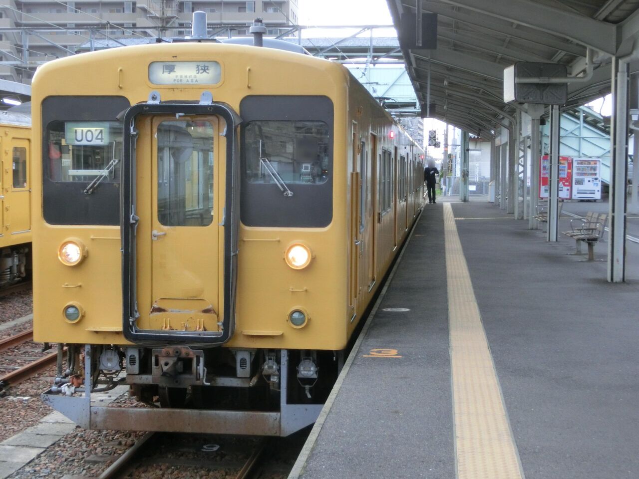 宇部新川駅で 朝だけ見られる行き先を撮る （長門本山行き、宇部