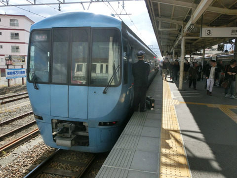 御殿場駅 改札口の電光掲示板（発車標） 【2017年11月】