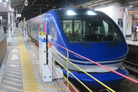 明石駅で特急スーパーはくと 「倉吉行き」 を撮る (発車標&車両) 【2025年5月】