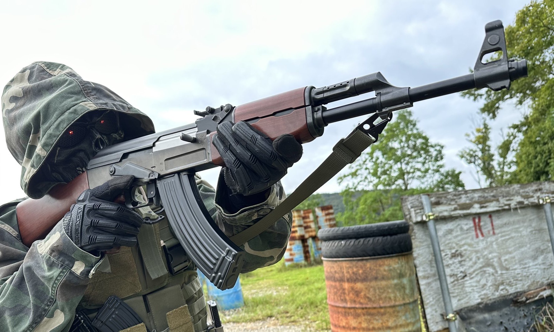 東京マルイの次世代電動ガンAK47とAKストームを合わせてフルカスタムし