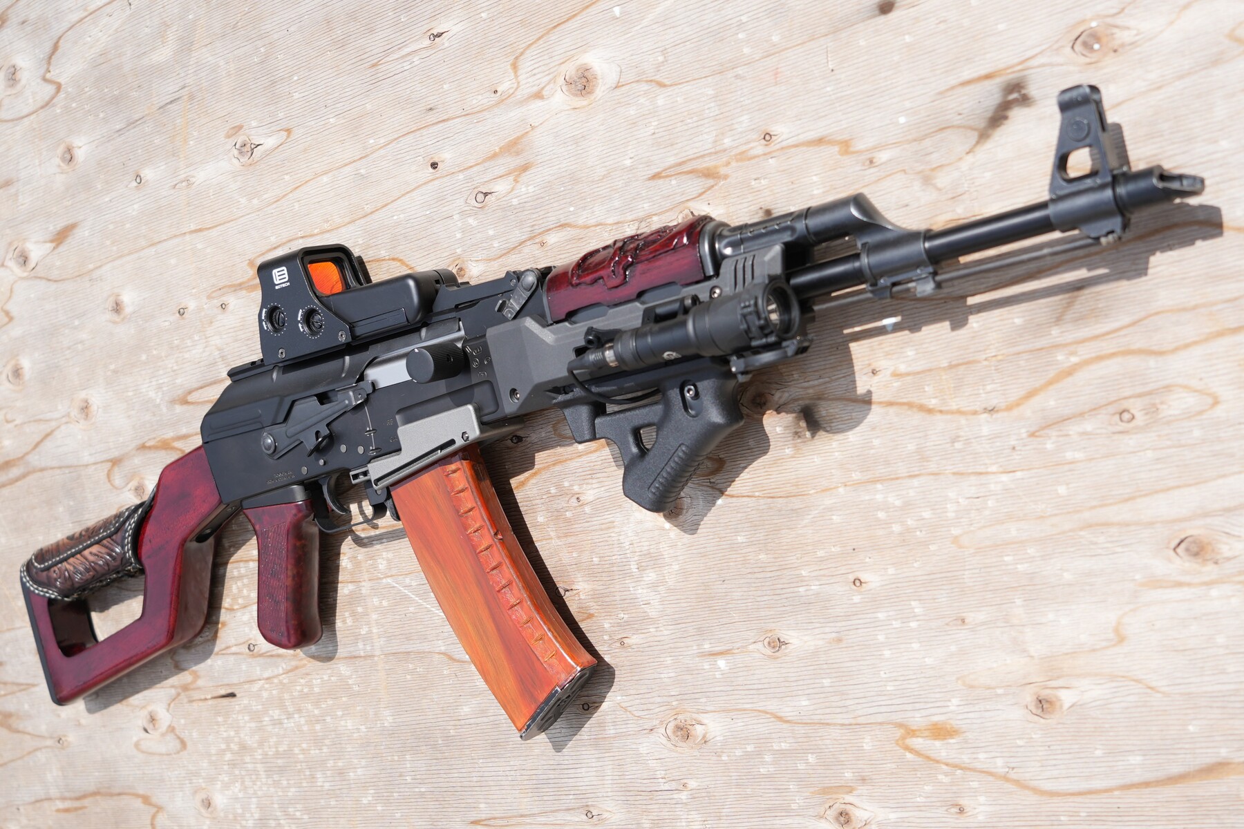 東京マルイの次世代電動ガンAK47とAKストームを合わせてフルカスタムし