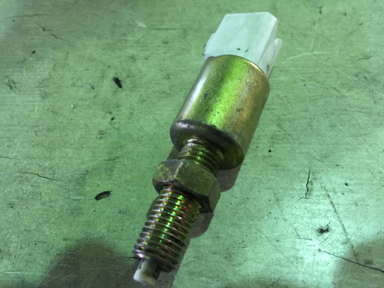 ホンダアクティ Hh3 ストップスイッチ交換 なんちゃって整備士日記 ホンダアクティ Hh3 ストップスイッチ交換 なんちゃって整備士日記