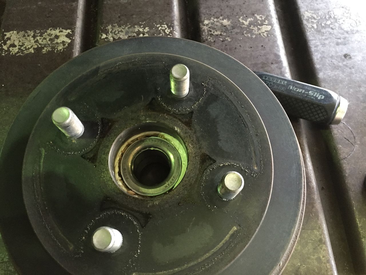 スズキｍｒワゴン ｍｆ22ｓ リアハブベアリング交換 なんちゃって整備士日記