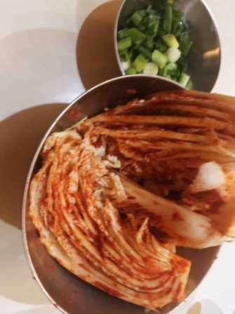 Kimchi-jjigae-with-vegetables