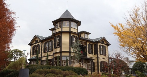 9D45E4E0-2B15-4010-8881-61D06BA4425A