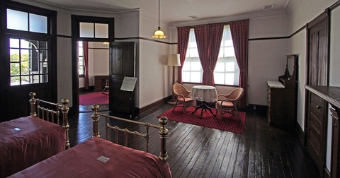 579094E6-9454-49B7-9C17-0C1F6CE10D0A