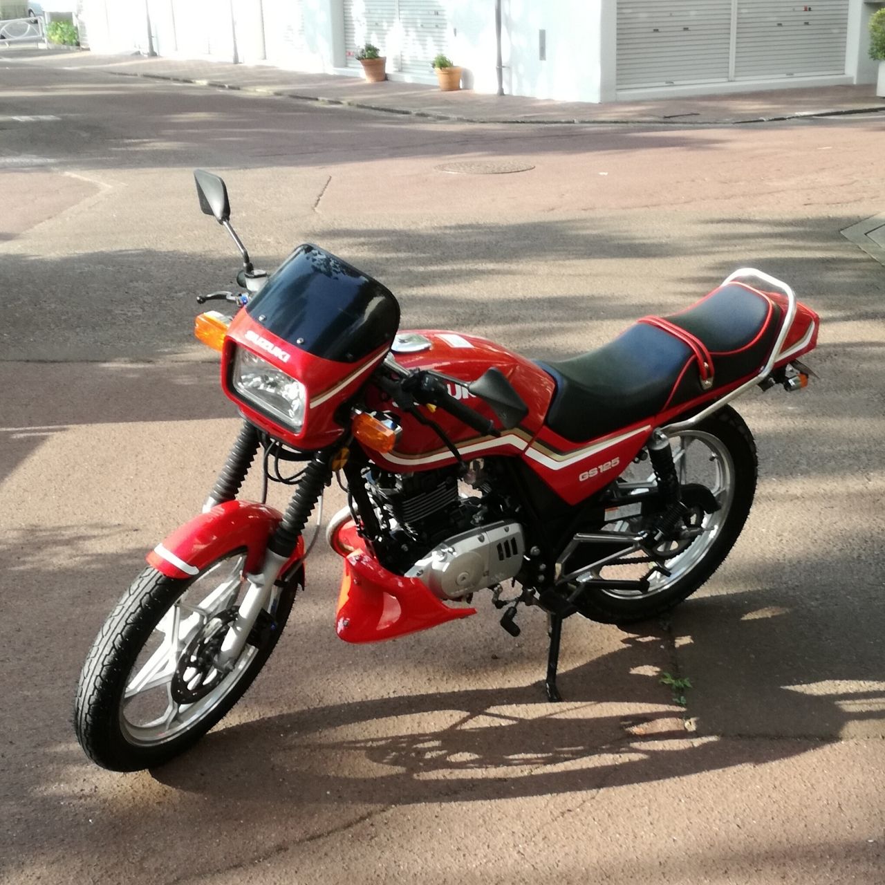 gn125 2f h アンダーカウル gn125 2f h アンダーカウル