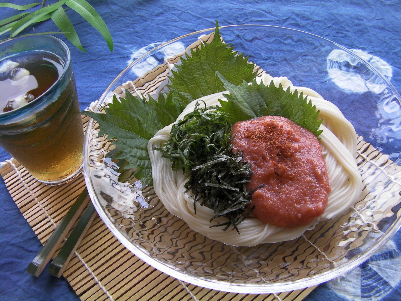 明太ガーリックオイルソースで冷たい素麺 彩月satsukiの料理帖 明太ガーリックオイルソースで冷たい素麺 彩月satsukiの料理帖