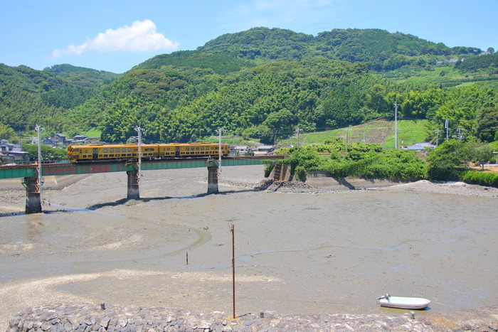 aa003