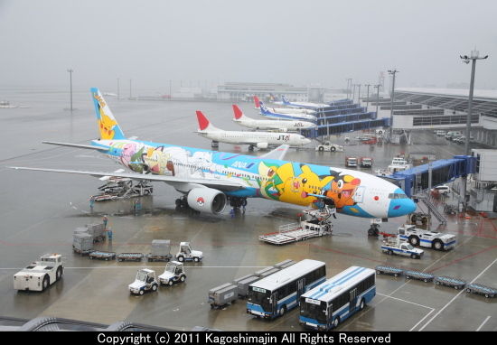 Ana 77 300 ポケモンジェット Quot ピース ジェット Quot 鹿児島人の鉄道写真館 In 九州