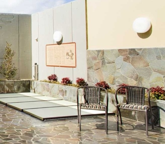 outdoor_bath_03~2