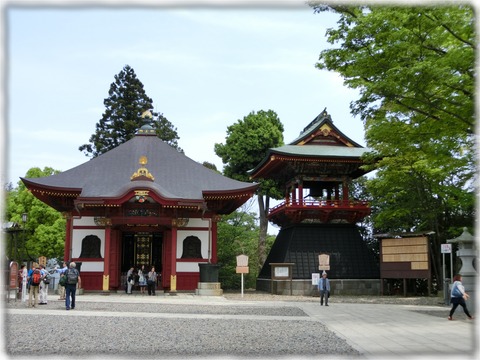 一切経堂と鐘楼