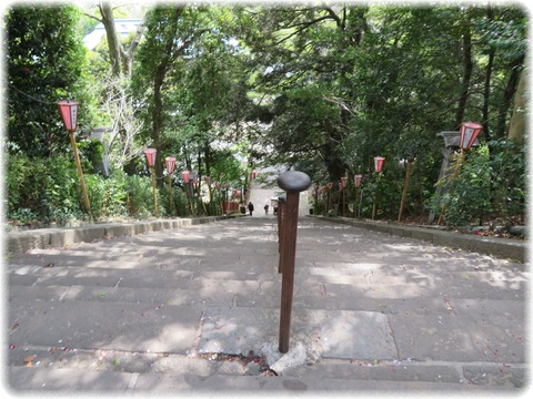 麓山神社