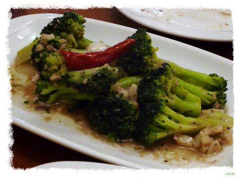 ブロッコリーとアンチョビのガーリック炒め