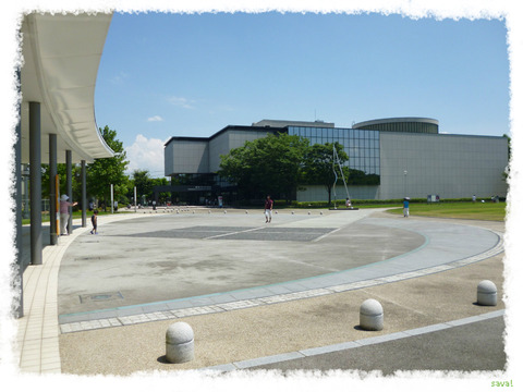 富山県立近代美術館