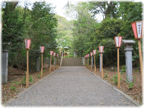 麓山神社