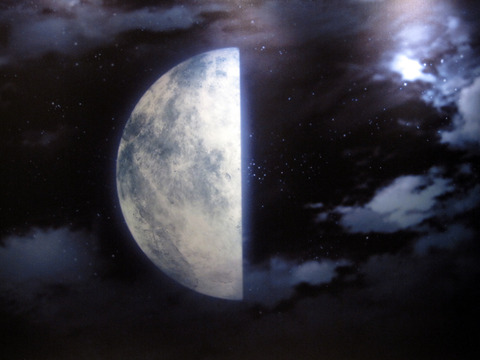 088_半分の月