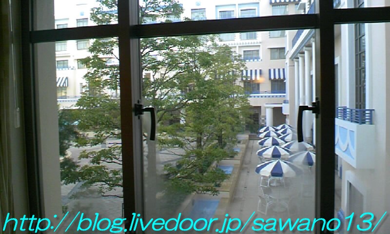 ディズニーアンバサダーホテル 今回お世話になったお部屋からの眺め ２０１０年２月宿泊 スタンダードフロア スタンダードルーム ダブル ２階 さわのディズニーリゾートイン日記 ハラハラ日常記