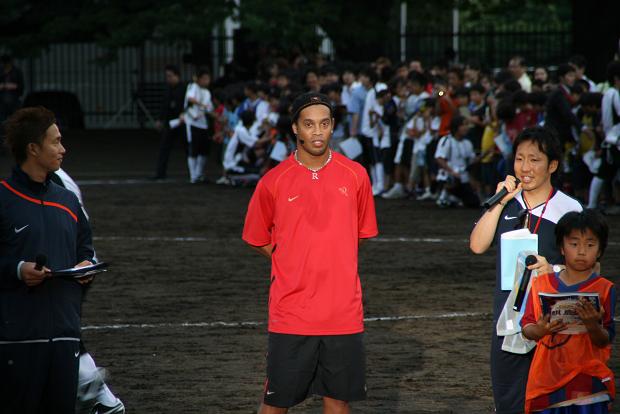 ロナウジーニョ来日 ｊリーグからのオファーを断り 南米へ旅した男 澤田達哉の生き方