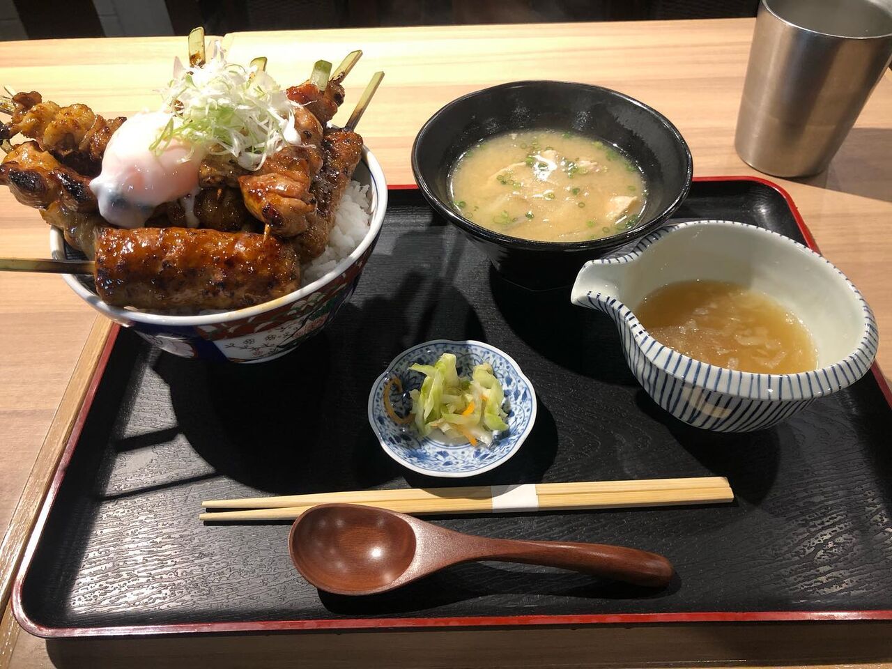 焼き鳥10本乗せ丼 俺のやきとり 銀座 メロディ 焼き鳥10本乗せ丼 俺のやきとり 銀座 メロディ