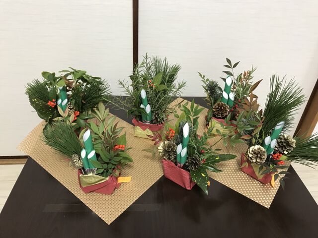 お正月のフラワーアレンジメントをしたよ 今年一年ありがとうがざいました さわやかダイアリー お正月のフラワーアレンジメントをしたよ 今年一年ありがとうがざいました さわやかダイアリー