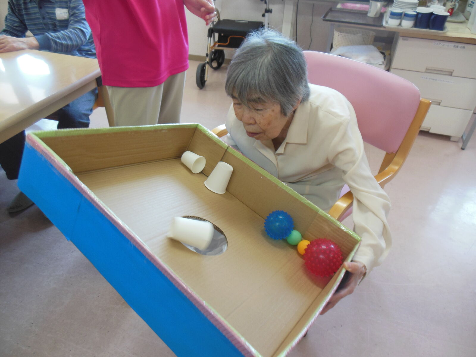 ボール落としゲーム さわやかみなと館デイサービスセンター さわやかダイアリー