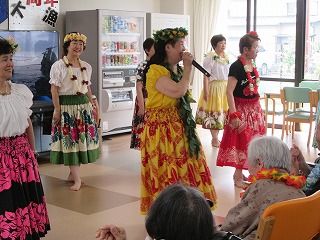 フラダンスで気持ちがゆったりしました さわやかなんよう館 さわやかダイアリー