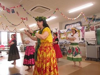 フラダンスで気持ちがゆったりしました さわやかなんよう館 さわやかダイアリー