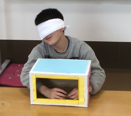 箱の中身は何だろな さわやか愛の家さくら館 さわやかダイアリー