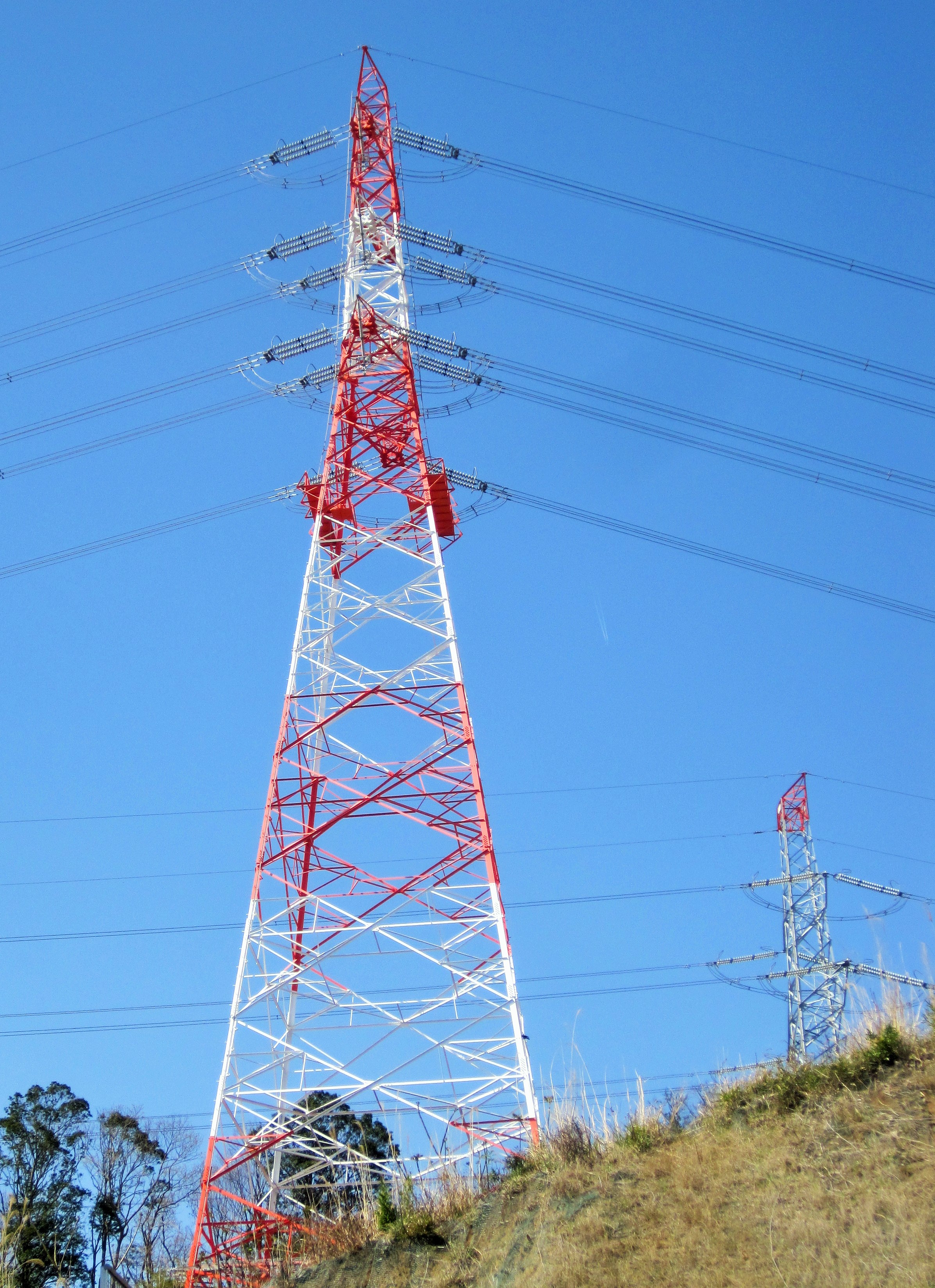 ８７番鉄塔の横顔 送電線 鉄塔ウォーク