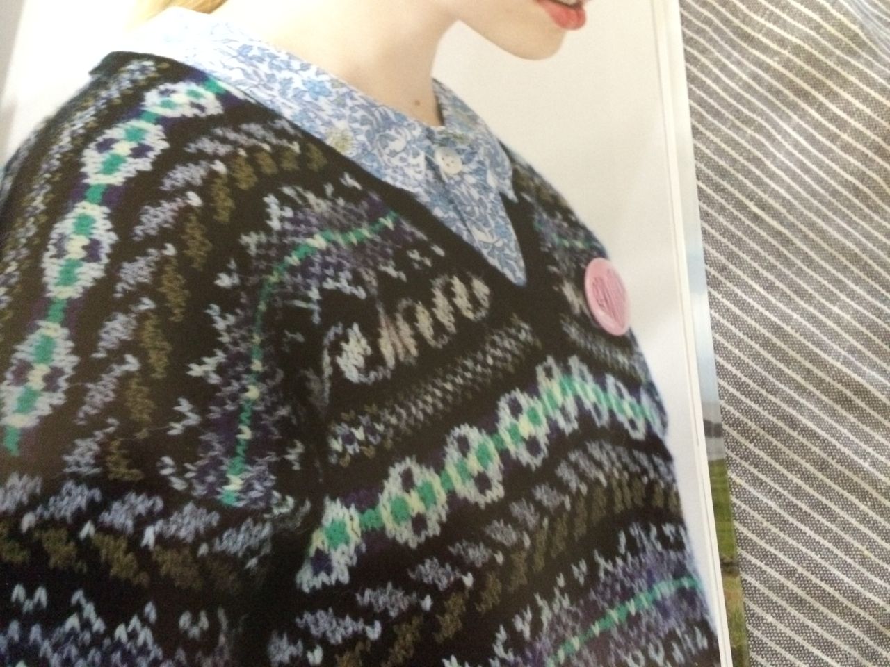 三國万里子　編みもの修学旅行　Vネックのフェアアイルセーター Ravelry: Fair Isle Sweater with V-neck Vネックのフェアアイル