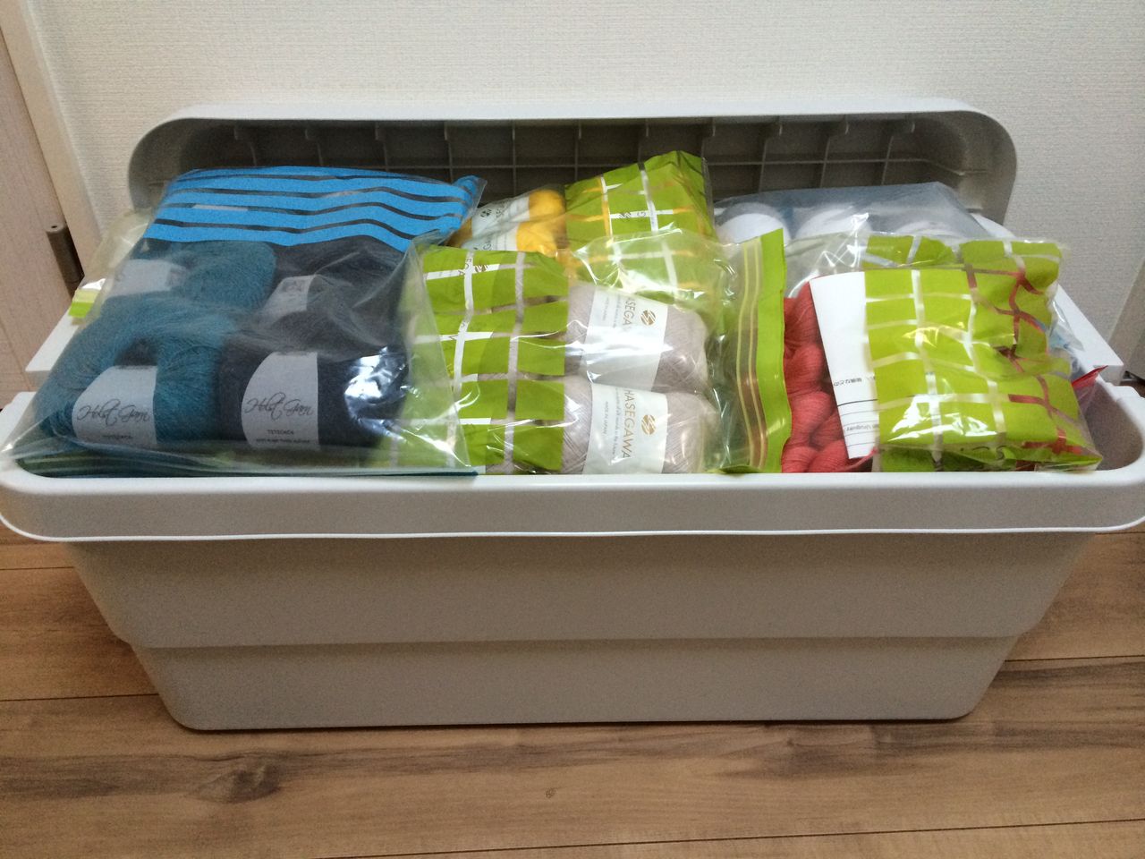 毛糸収納箱を新しく購入しました Knits Nest 毛糸収納箱を新しく購入しました Knits Nest