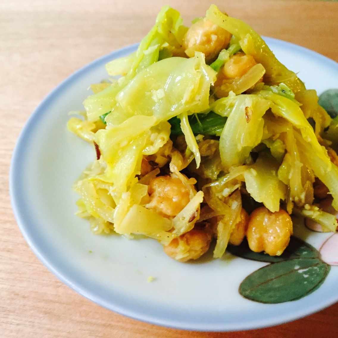 春キャベツとひよこ豆のカレー炒め 春風の旅