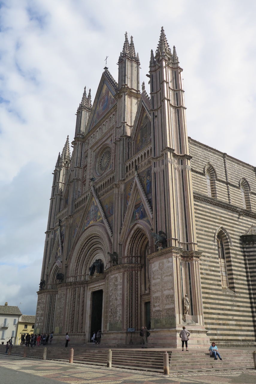 オルヴィエート チヴィタ ディ バーニョレージョ Aistear オルヴィエート チヴィタ ディ バーニョレージョ Aistear