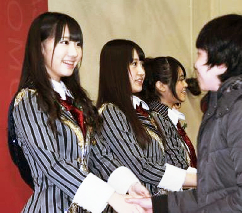 アイドルの握手会 イケメンとおっさんでは 目の輝きが違うことが判明しました 電脳ぱっぱらぱー