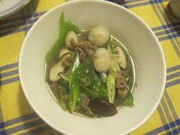 ★里芋、牛肉、ネギ、シイタケの煮物