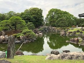 7 二の丸庭園中