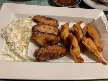 ★揚げ手羽先、から揚げワンタンの甘酢餡