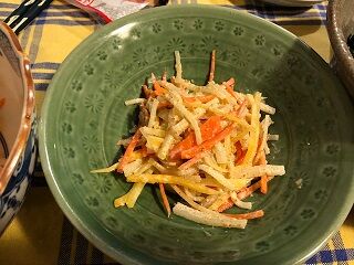★大根、ニンジンのゴママヨネーズ和え
