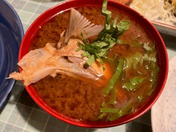 ★タイのアラの赤だし