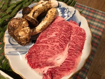 ★三島の牛肉と松茸