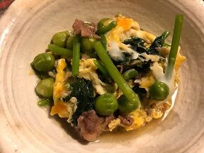 牛肉三つ葉エンドウ卵とじ