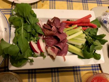 ★鹿肉の燻製と生野菜