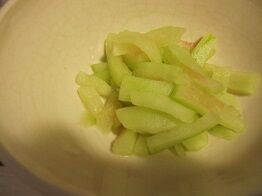 ★スイカの皮の甘酢づけ