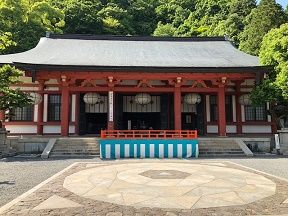 9 本殿金堂