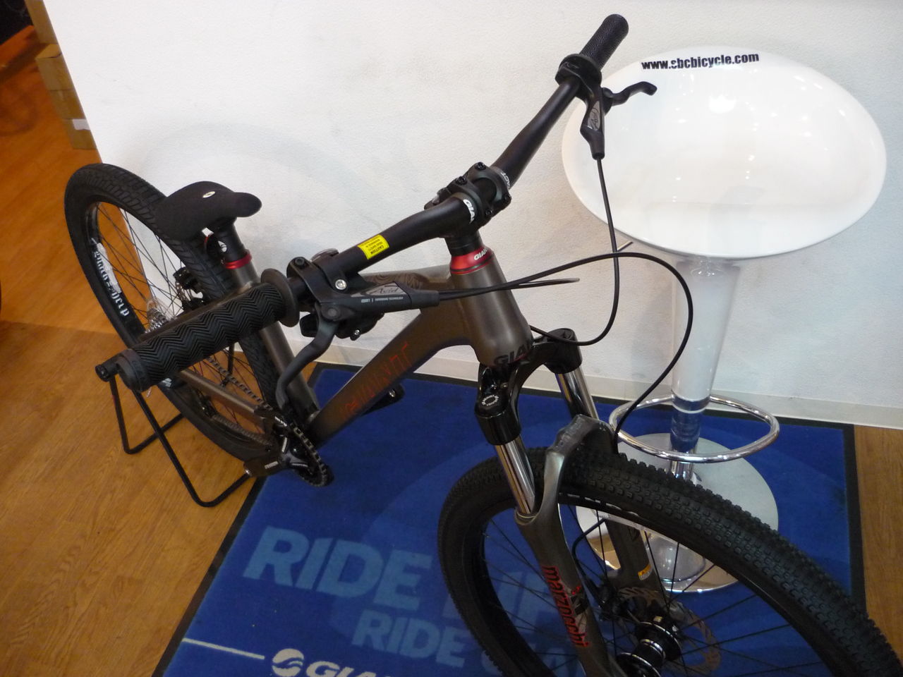 GAIANT　STP　MTB　引き渡し GIANT STPがMTBストリートシーンに与えた影響 | TUBAGRA ツバグラ