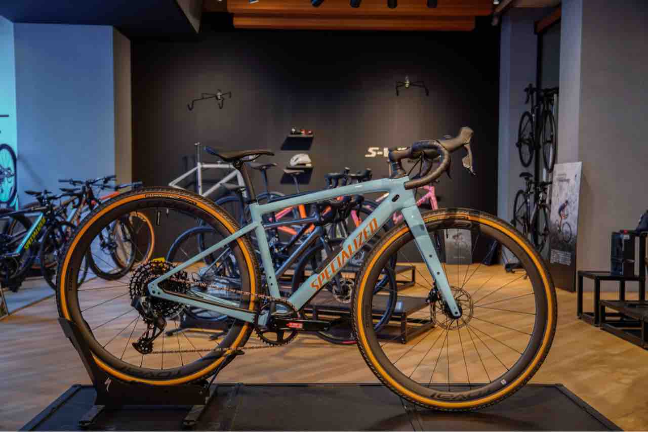 DIVERGE EXPERT CARBONのご紹介 – SBC