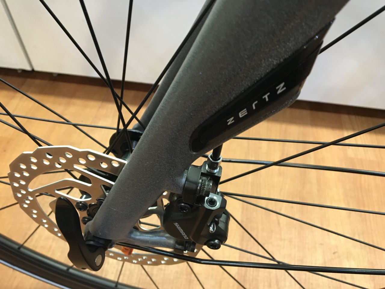 店長オススメのSPECIALIZED2017年モデル展示車両、 「SIRRUS COMP CITY